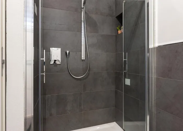 Paolo Fabbri Apartment *